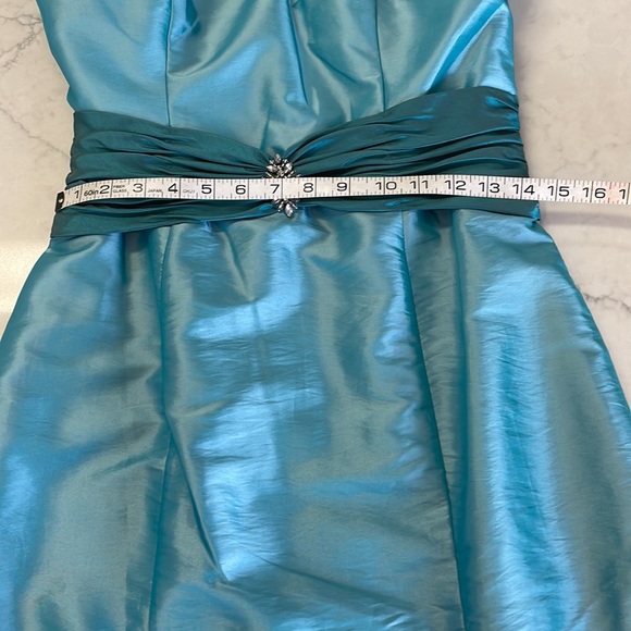 Beautiful Turquoise/Mardi Formal Gown by Private Collection Size 10 - Picture 6 of 13